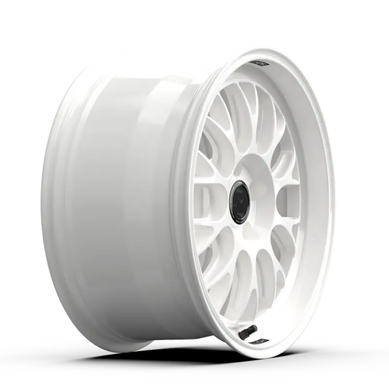 Fifteen52 Holeshot Rsr 18X9.5 5X114.3 38Mm Et 73.1Mm Center Bore Rally White 1