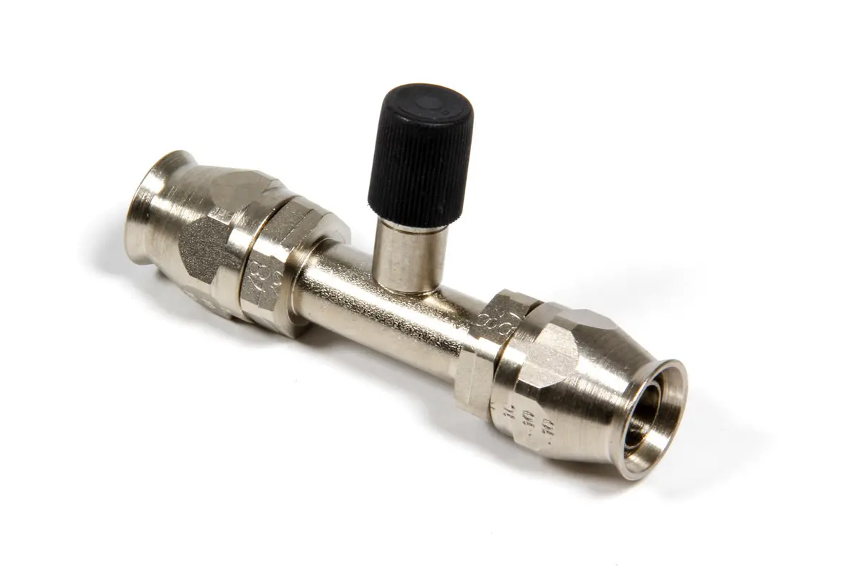 Straight -10 Hose Fiting W/Charge Port 1